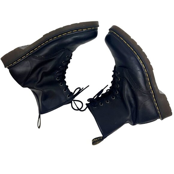 Dr. Martens Mens Black Leather Lace Up Combat Ankle Work Boots US 9 Airwair - Picture 8 of 13